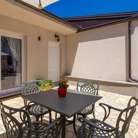 Apartman Awesome In With Wifi Matulji