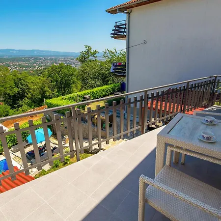 2 Bedroom Amazing In Apartman Matulji